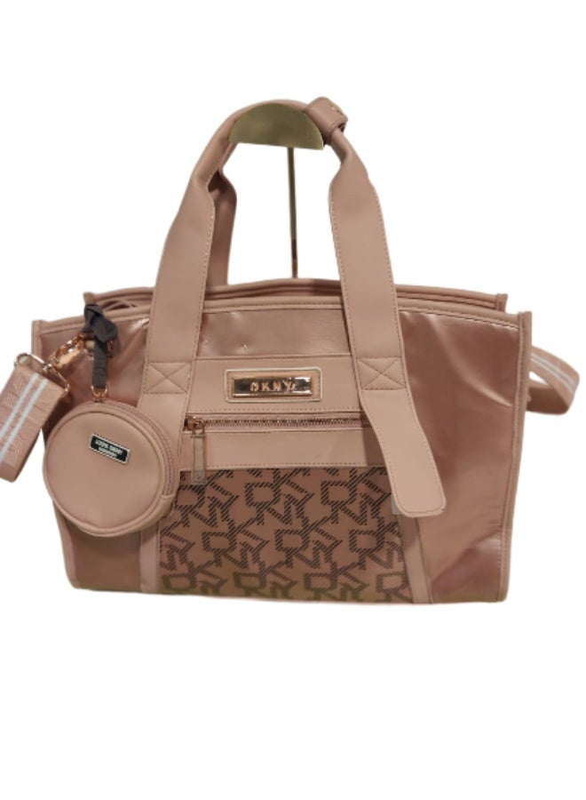 دكني حقيبة سفر دي كيه إن واي أفتر آورز للجنسين، بنقشة شعار فينوس روز - Image 3