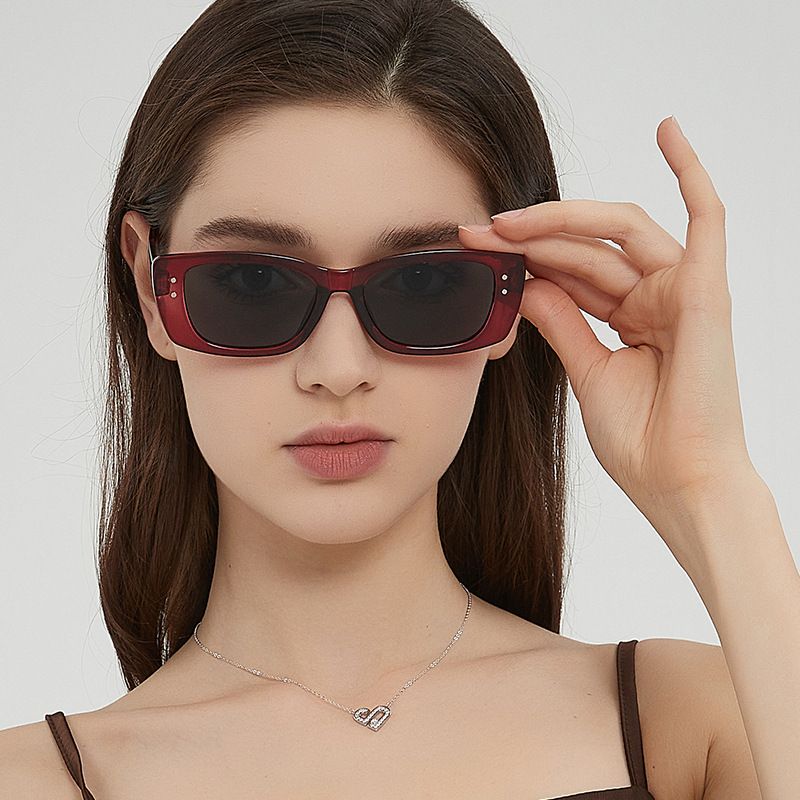Polygon Cat Eye Sunglasses With Diamonds For Men Women - Image 2