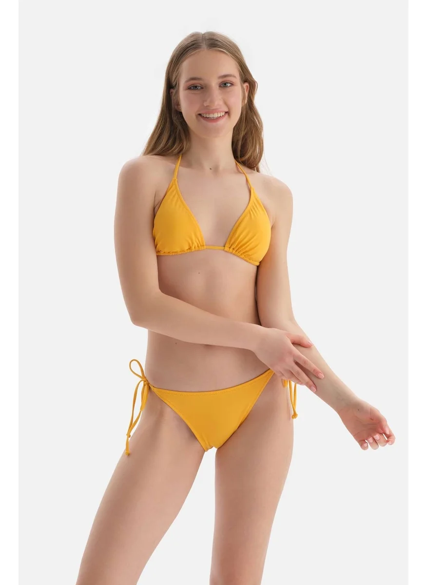 داجي Yellow Triangle Small Bikini Top