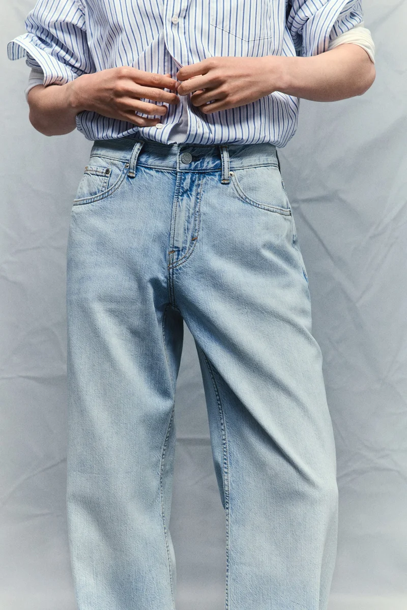 اتش اند ام جينز واسع بخصر منخفض وقصة مستقيمة الساق