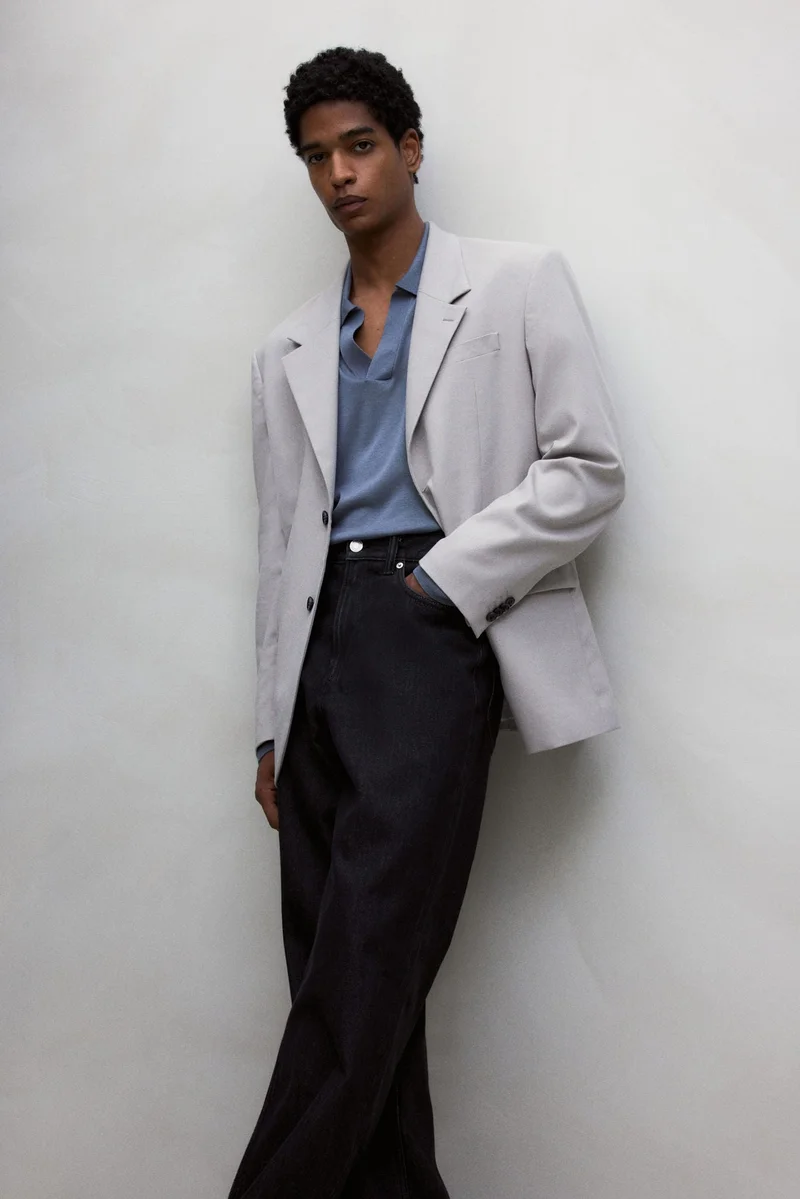 اتش اند ام بنطلون من قماش التويل بقصّة مريحة بخمسة جيوب