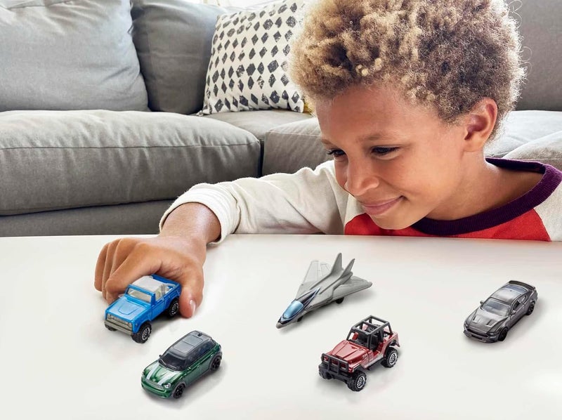 MATCHBOX ™ 5-Pack of 1:64 Scale Vehicles, 5 Toy Car Collection for Kids 3 Years & Older - Image 5