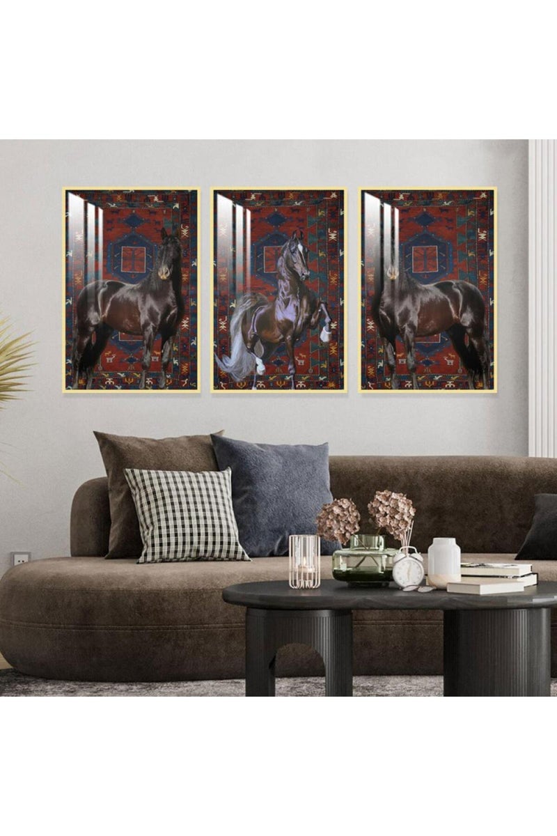 ماركتنا ثلاث لوحات جدارية خشبية بتصميم حصان، مع إطار وطبقة أكريليك شفافة. - Image 1