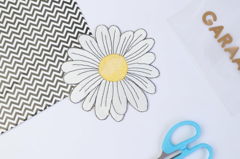 GARAAN - Machine Embroidered Applique, Embroidery Patch, Sew on Patches, DIY Projects, Daisy Flower White(Pack of 5) - Image 4