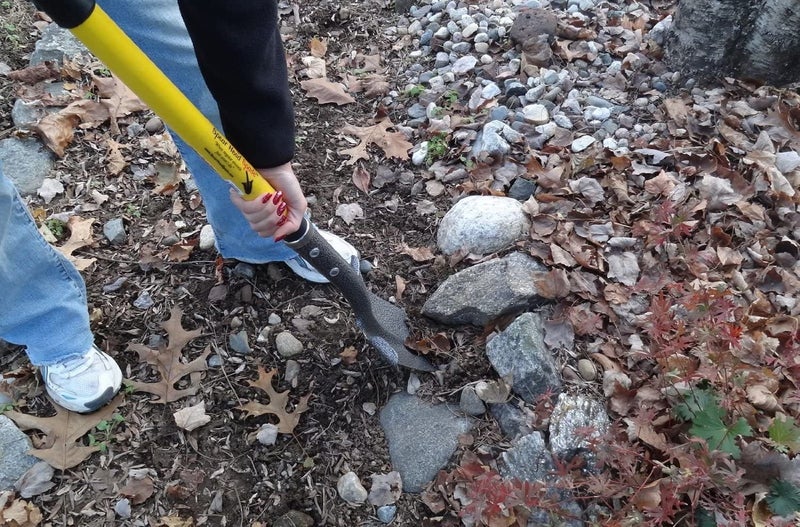 Spear Head Spade SHFD3 40" Yellow Garden Spade Shovel - Gardening Shovel with a 9" x 11" Beveled Blade, Steel-Reinforced Fiberglass Long Handle & Cushioned D-Grip - Digging Spade for Planting - Image 3