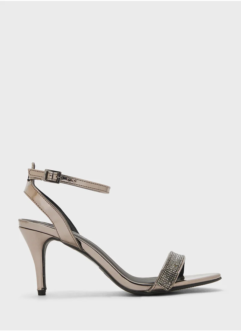 جينجر Metallic Mid Heel Sandal