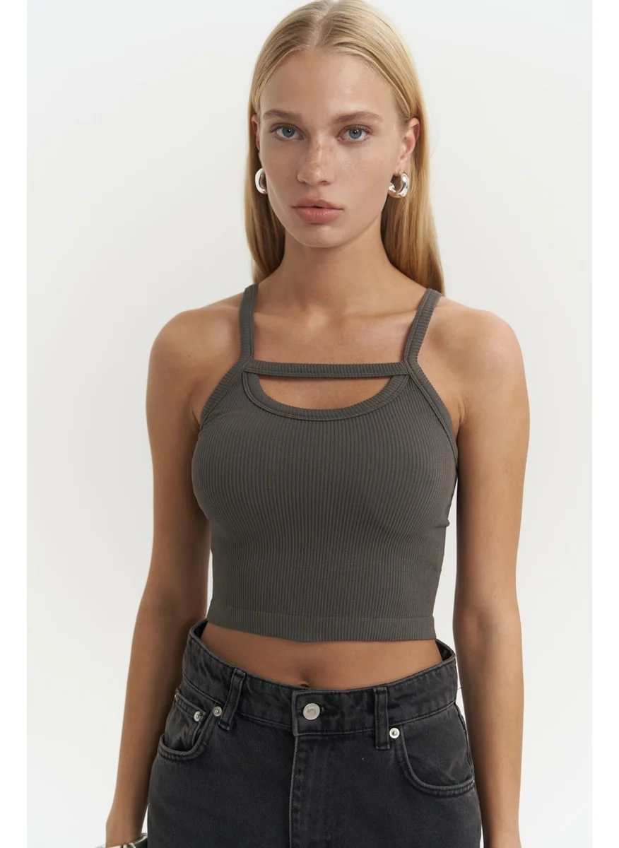 Mai Collection Noam Anthracite Front Detail Corded Crop