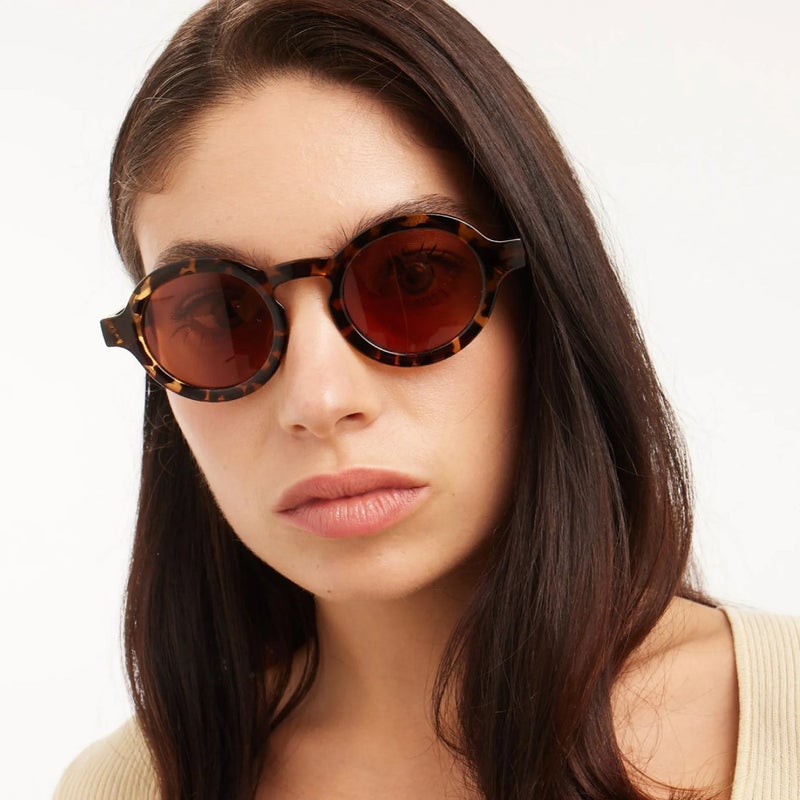 BARNER Charles Tortoise Sun Lente: Cr22 Brown - Unisex  Round Sunglasses - Image 3