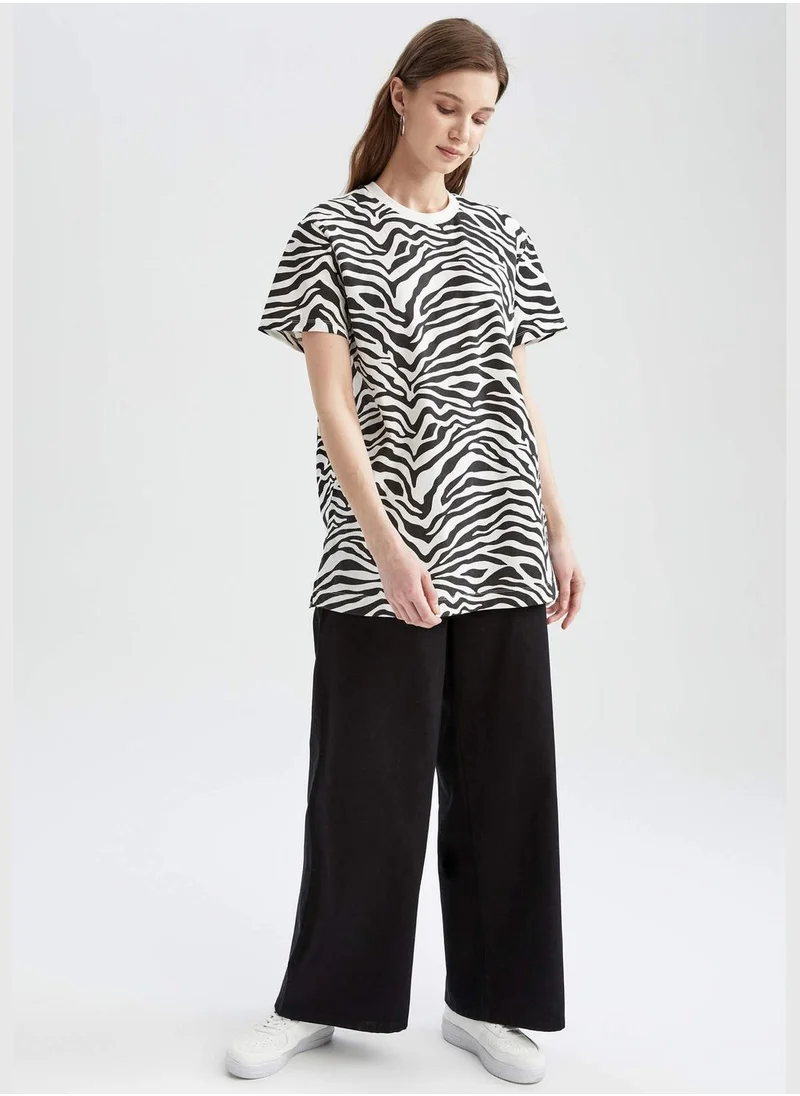 ديفاكتو Relax Fit Short Sleeve Zebra Printed T-Shirt