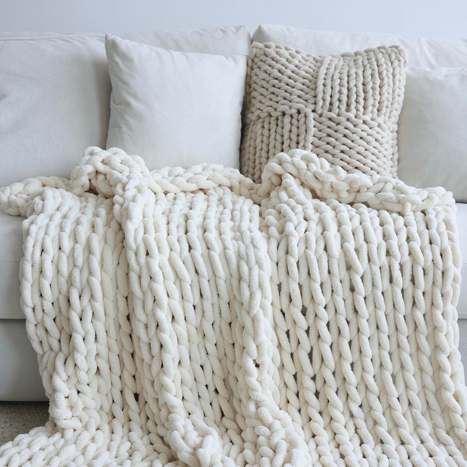 CHENILLE CHUNKY KNIT BLANKET THROW 5060 INCH HANDMADE WARM COZY BLANKET COUCH BED HOME DECOR SOFT BREATHABLE FLEECE BANKET CHRISTMAS THICK AND GIANT YARN THROWSCREAM