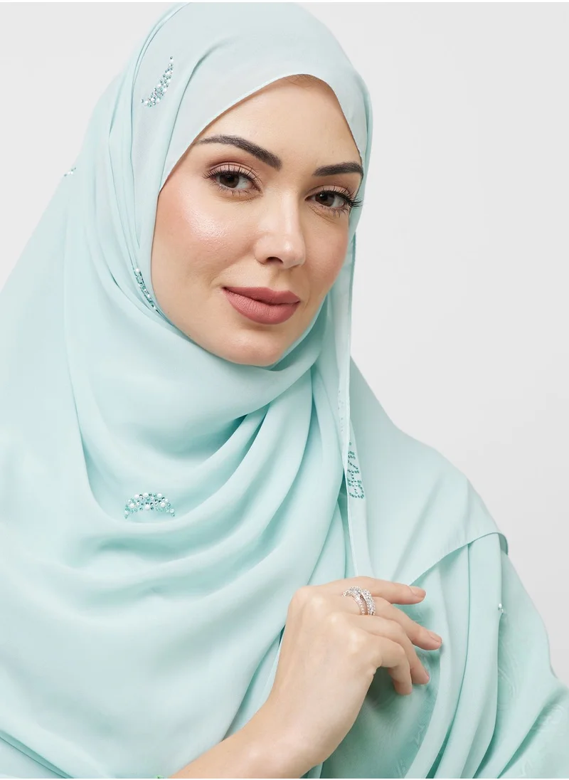 كشخة حجاب مزين بتطريز