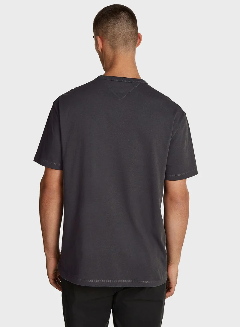 TOMMY JEANS Logo Crew Neck T-Shirt