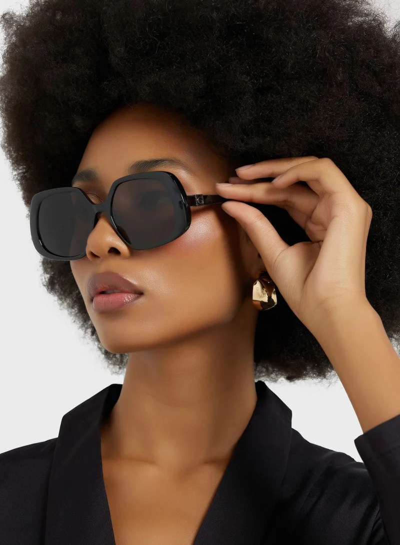 GUESS Oversized Sunglasses