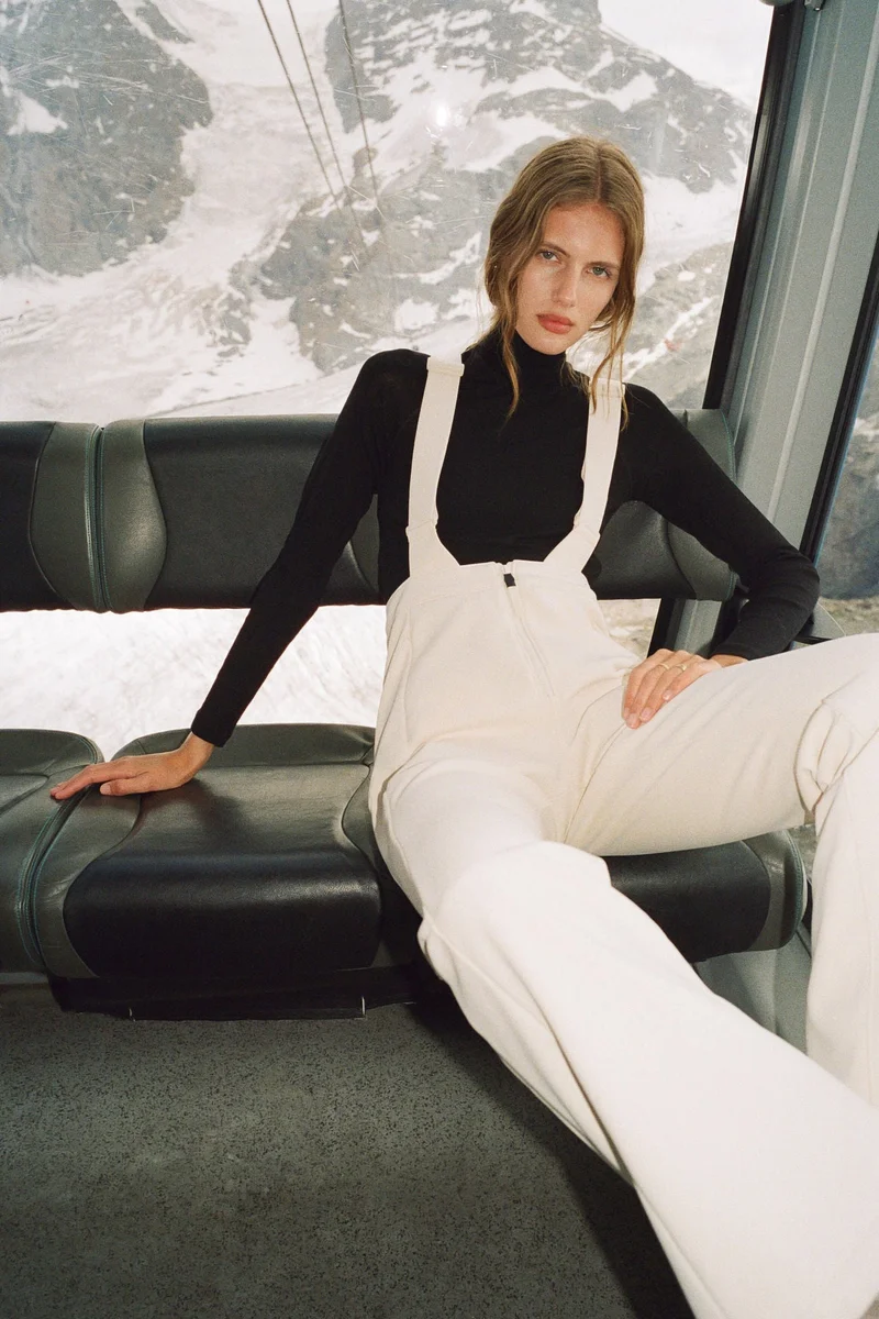 اتش اند ام بنطلون رياضي بتصميم مقاوم للماء