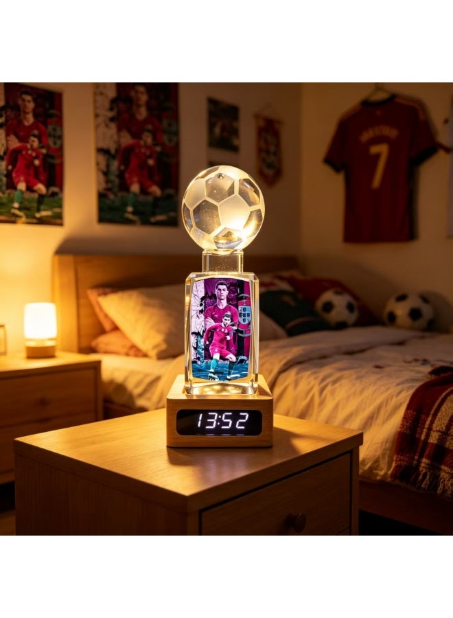 زينة كرة القدم الكريستالية CR7 كريستيانو رونالدو مع ساعة رقمية وإضاءة LED، قاعدة خشبية صلبة - Image 4