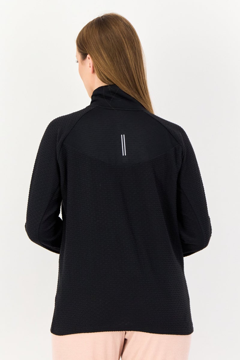 Nike سويت شيرت رياضي نسائي بأكمام طويلة مناسب في الهواء الطلق، أسود - Image 3