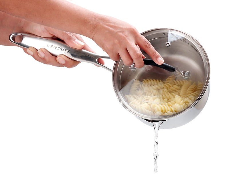 AVACraft وعاء طهي من الفولاذ المقاوم للصدأ AVACRAFT مع غطاء زجاجي مزود بمصفاة، وفتحتين جانبيتين لصب سهل مع مقبض مريح، وعاء صلصة متعدد الاستخدامات (قاعدة ثلاثية الطبقات، 2.5 لتر) - Image 3