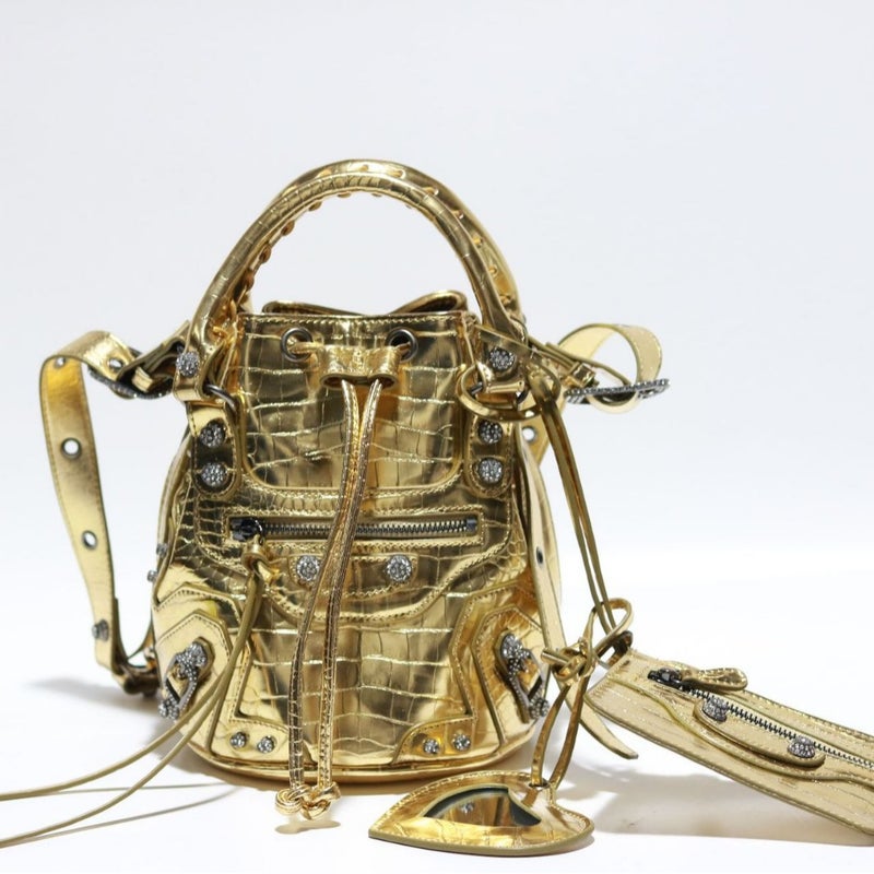 Big Sale Motorcycle Diamond Stud Crocodile Pattern Bucket Bag Hand-Held Crossbody Bag - Image 5