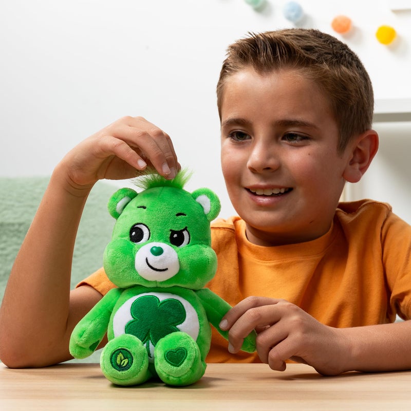 Basic Fun دببة العناية دب الحظ المحشو، 9 بوصات - Image 4