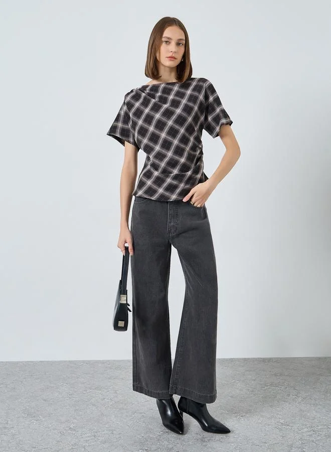 ستايلي بلوزة بطبعة مربعات مع كسرات