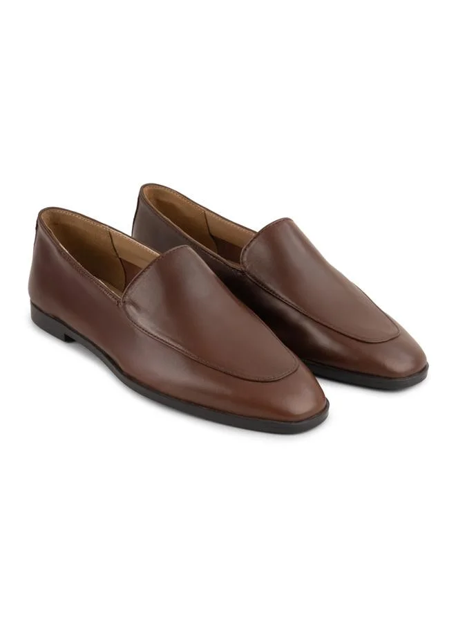 لانجوتش Women's Sahara Loafer
