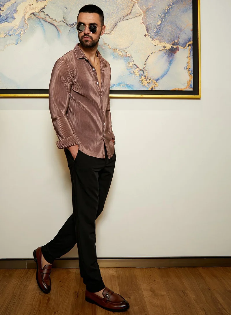 Campus Sutra Men's Mocha Brown Pleat-Creased Shirt For Casual Wear | Spread Collar | Long Sleeve | Button Closure | Shirt Crafted With Comfort Fit For Everyday Wear