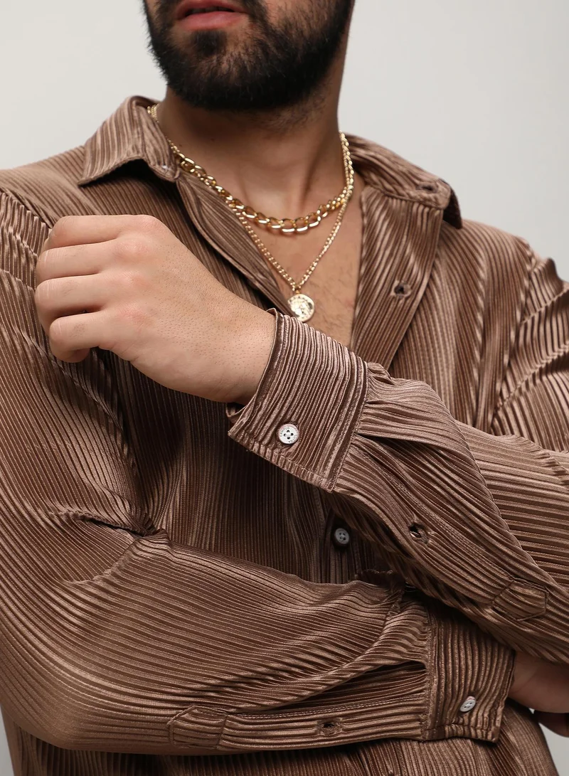 Campus Sutra Men's Mocha Brown Pleat-Creased Shirt | قميص بأكمام طويلة | نمط سادة | ملابس غير رسمية | طوق منتشر