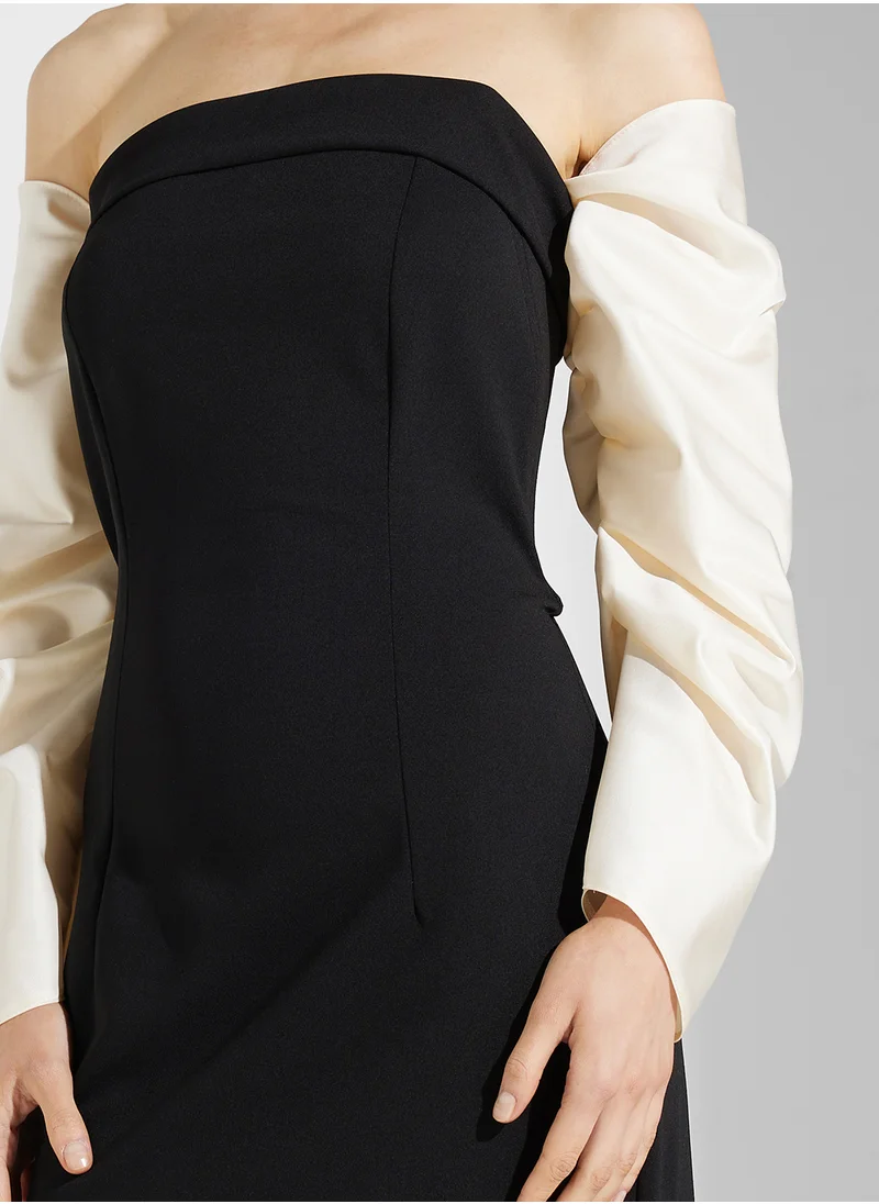 نمشي x Two Toned Off Shoulder Dress With Trail