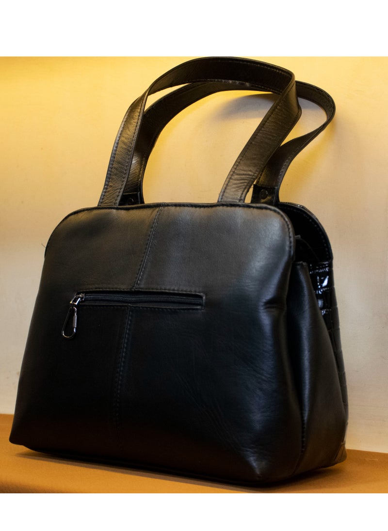 📌 Large Black Genuine Leather Bag – Spacious, Smart & Stylish  🖤 Color: Classic Black  📏 Size: 30×25×10 cm – roomy without being bulky  💼 Made from 100% genuine leather – handcrafted with care  🧵 Features: 3 outer zippers + 3 inner compartments + magic zipper + handle + crossbody strap  ✔️ Ideal for work, travel, or everyday use  ✔️ Functional design meets timeless style    📦 Available now – Delivery all over Egypt  - Image 2
