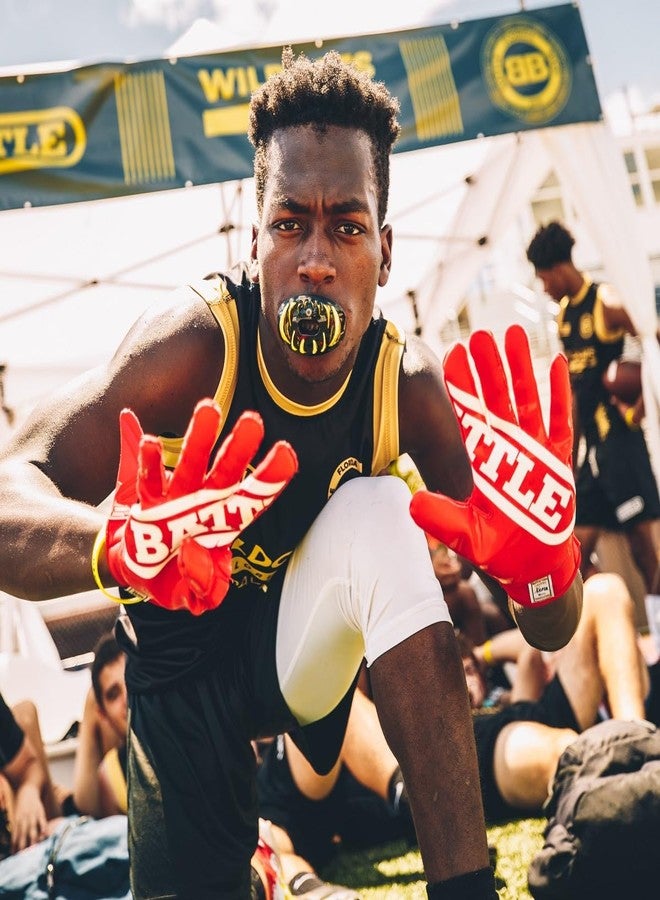 باتيل قفازات كرة القدم Battle Sports Double Threat Wide Receiver - قفازات كرة قدم للكبار والصغار - قفازات Ultra Stick - مقاس كبير جدًا للصغار، أزرق - Image 3