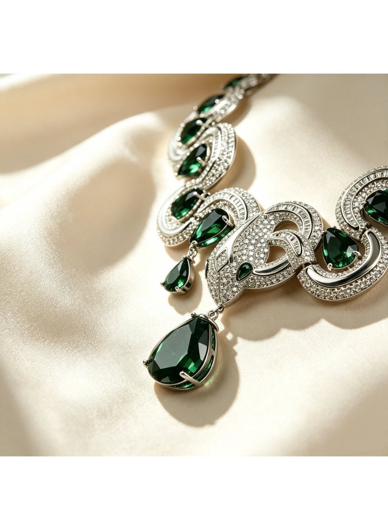 Emerald‑style Women's Necklace, Inlaid with Green Zircon. Dignified and elegant, specially designed for Middle‑Eastern women, luxury jewelry. Suitable for wedding banquets, weddings, holiday gifting, ideal for engagements, as a gift for mother and girlfriend. - Image 3
