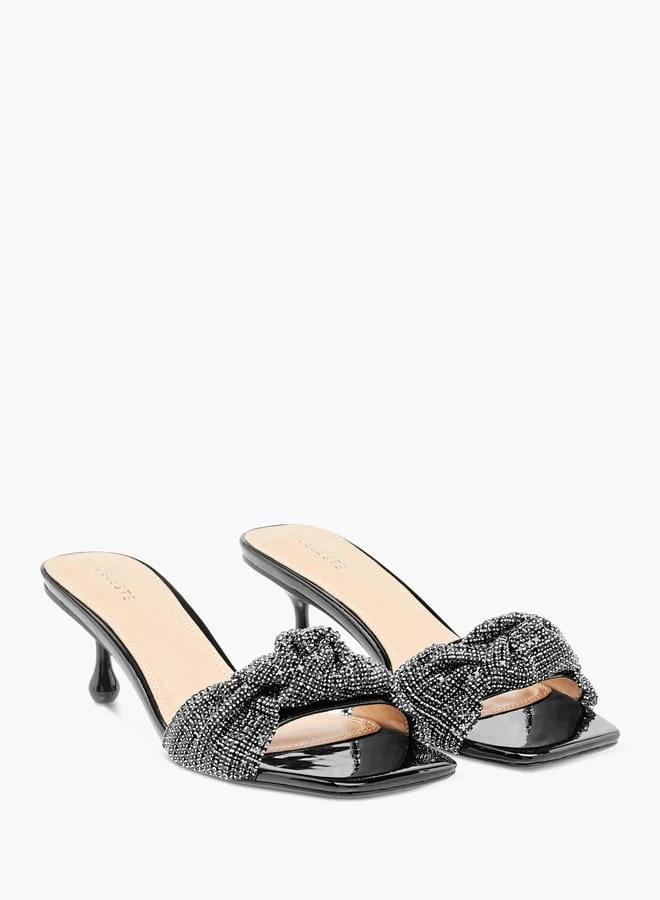 سيليست صنادل نسائية سهلة الارتداء بكعب هريرة مزينة