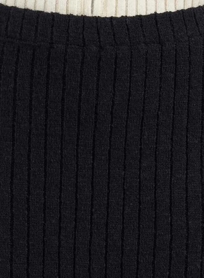 Styli Textured Knit Straight Maxi Skirt  - Image 3