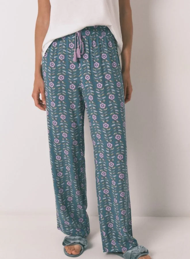 ومن سيكريت بنطال طويل بطبعة زهرة من الفيسكوز