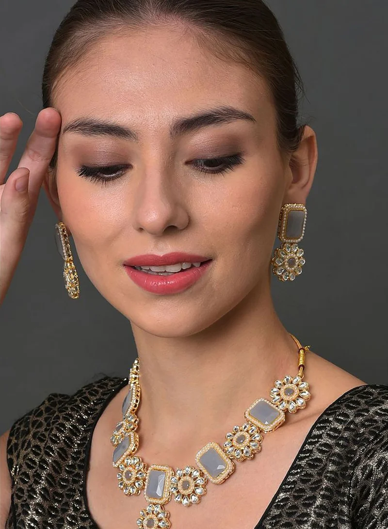 SOHI Gold Plated Stone Designer Necklace Set