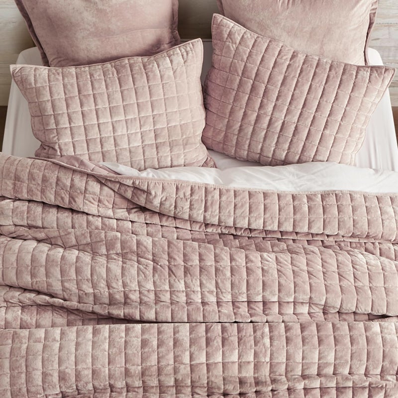 RECYCO Luxury Velvet Quilt Set King Size Bedding Sets, Ultra Soft Velvet Comforter Set, Lightweight Channel Box Stitch Oversized Bedspread Coverlet for All Season, with 2 Shams, Rose Pink - Image 3