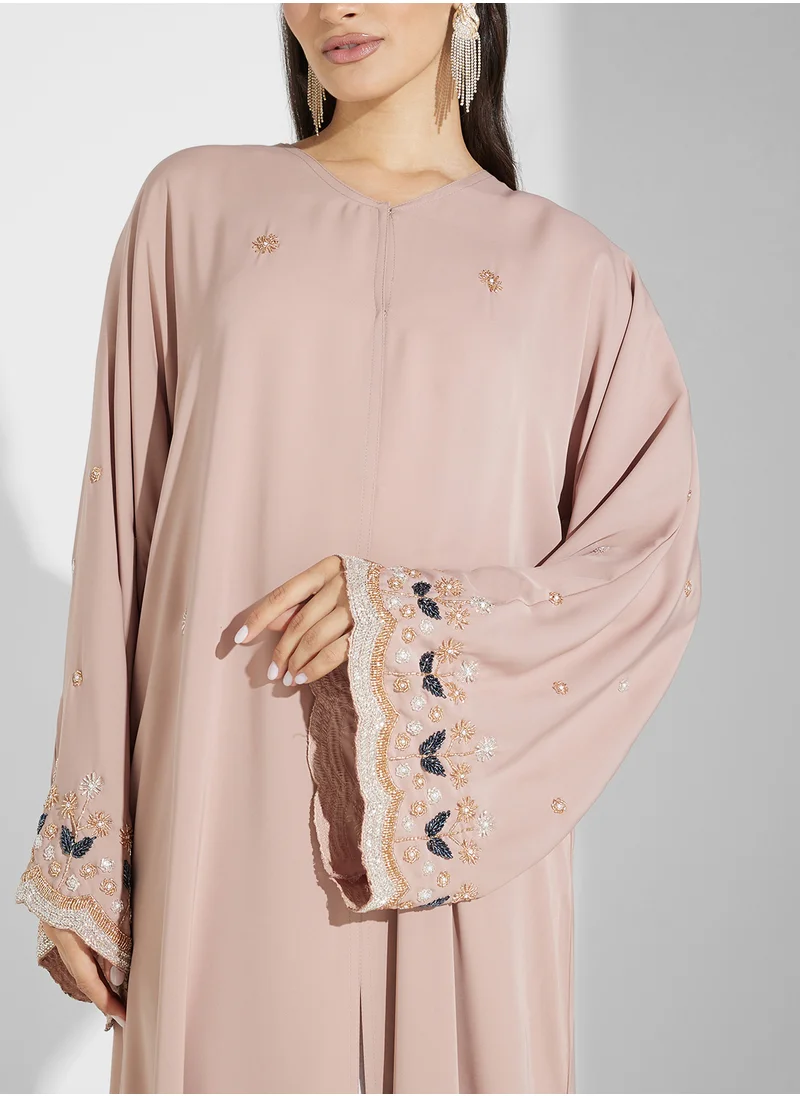 هيا كلوزيت Embellished V-Neck Flared Sleeve Abaya