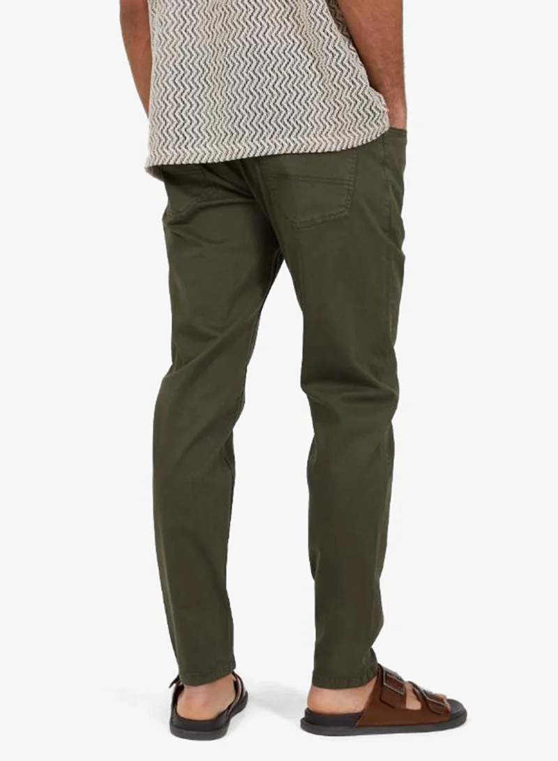 BRAVE SOUL MENS COTTON TWILL CHINO FIXED BUTTON WAIST WITH ZIP FLY. PU BRANDED BACK PATCH