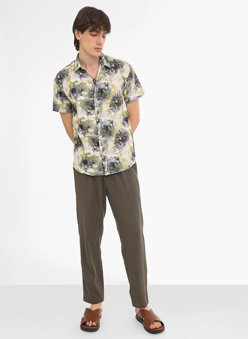 Campus Sutra Men's Navy Blue & Powder White Smudged Botanical Shirt