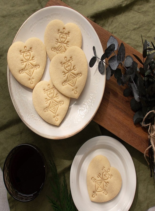 Bakerlogy Set of 2 Icelandic Magical Stave cookie cutters (Designs: Love Charm Astarstafur & Runic Compass Vegvisir), 2 pieces - Bakerlogy - Image 5
