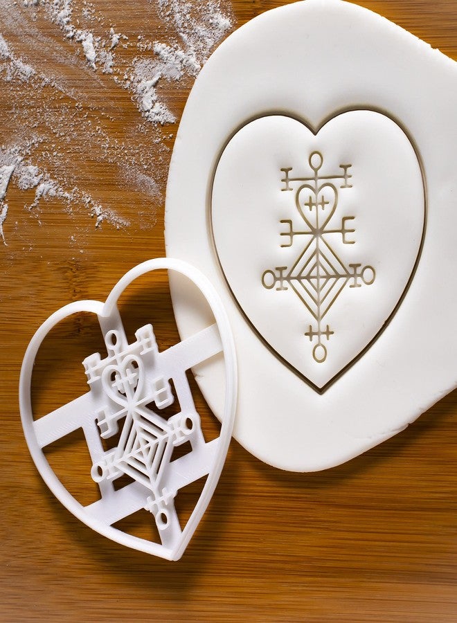 Bakerlogy Set of 2 Icelandic Magical Stave cookie cutters (Designs: Love Charm Astarstafur & Runic Compass Vegvisir), 2 pieces - Bakerlogy - Image 4