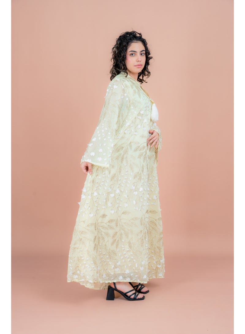 اكسا جلابية مطرزة بالبتلات الناعمة كريمي - Image 3