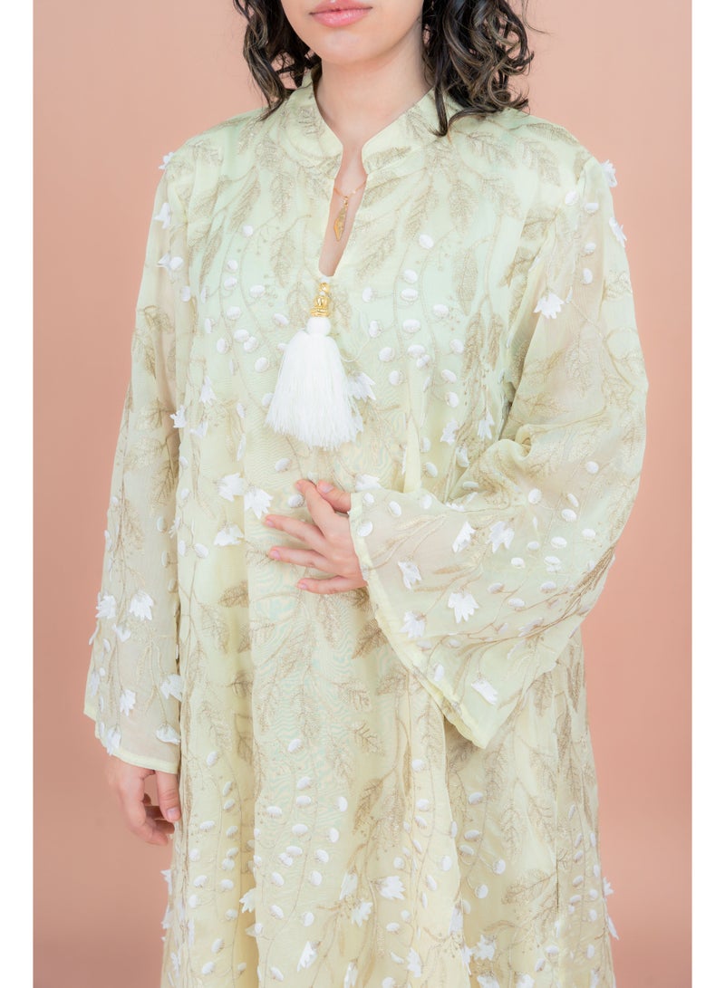 اكسا جلابية مطرزة بالبتلات الناعمة كريمي - Image 2