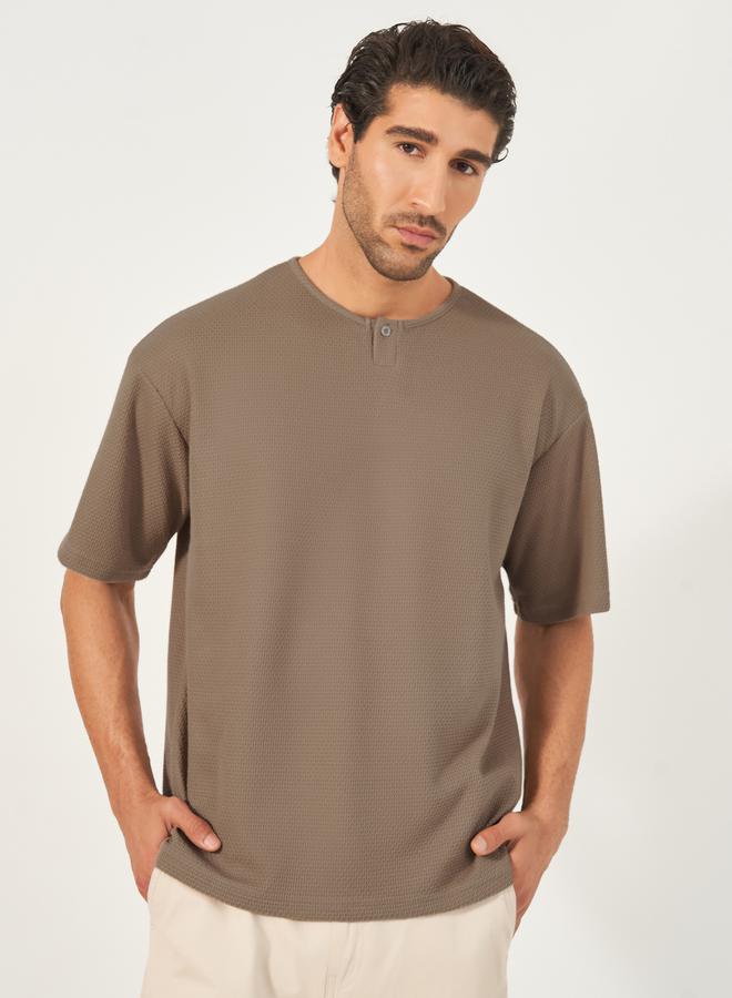 Styli Oversized Honeycomb Textured Knit T-Shirt - Image 1