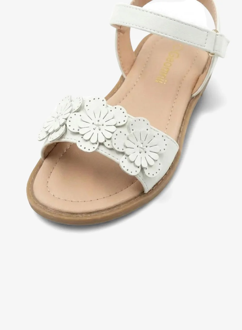Geoomnii White Sandals for Preteen Girls – Comfortable, Lightweight & Stylish Everyday Wear for Women | Best Price UAE