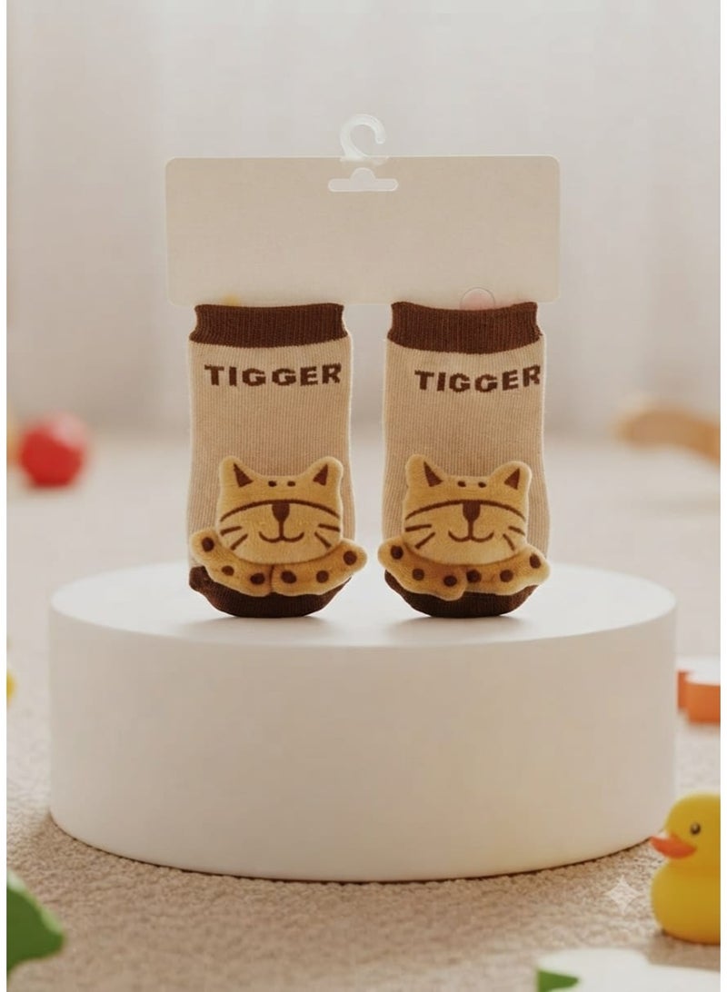 Newborn baby socks with a 3D design, cartoon shapes, sizes from 3 months to 1 year, distinctive colors, product code M680