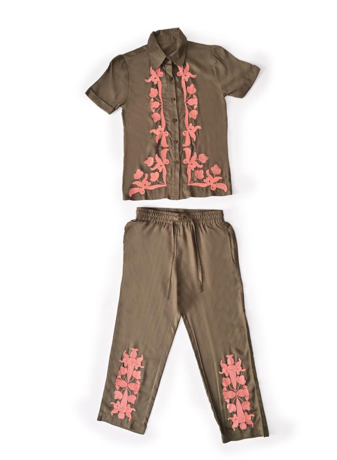 BELLA MODA Girls Green Embroidered Short Sleeves Shirt And Trousers Set - Image 2
