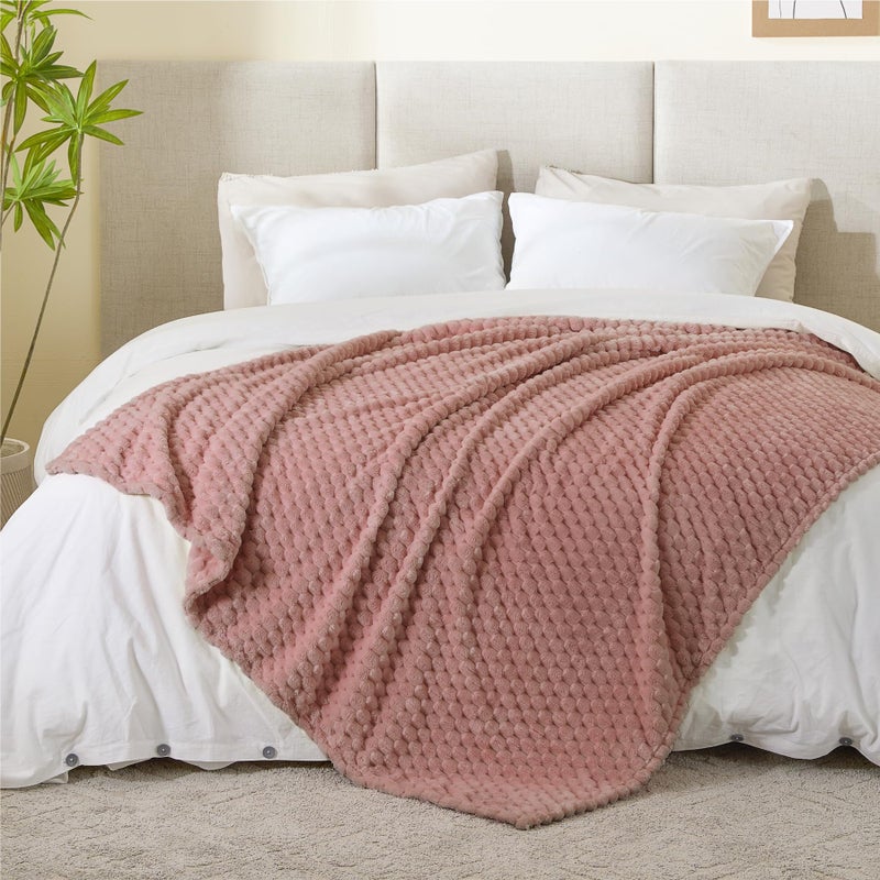 BEDELITE Fleece Blanket - 3D Jacquard Decorative Dusty Pink Throw Blankets for Couch & Bed, Soft and Cozy Warm Plush Fluffy Blanket All Seasons Suitable, 50x60Inches - Image 5