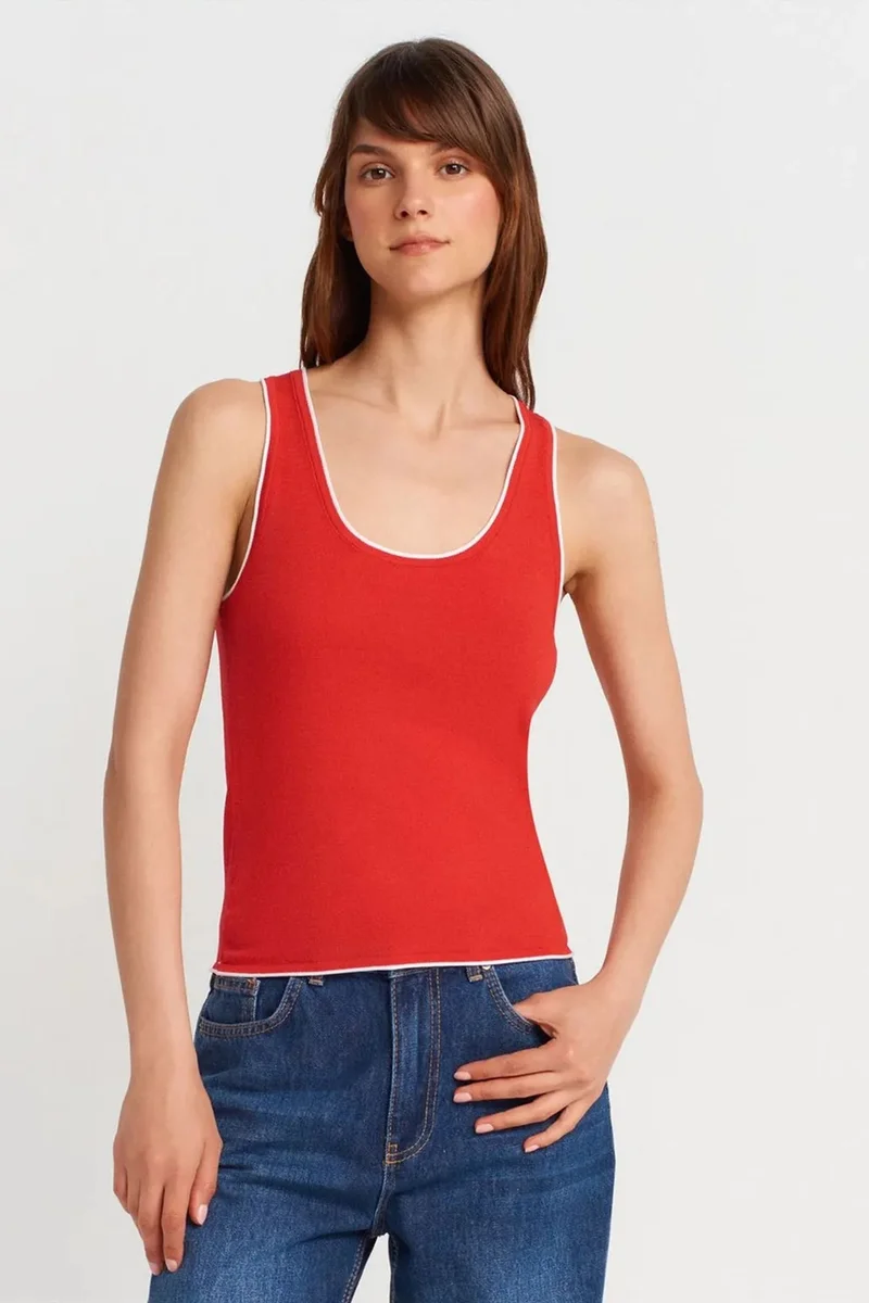DILVIN Slim Fit Ribbed Sleeveless Cami Blouse