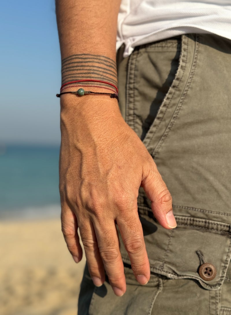 االتصميم الأصلي: يتكون من اليشم الطبيعي ومزين بلمسات من الفضة الإسترليني 925 | سوار من الحبل الشمعي فائق النعومة | يرمز إلى الحظ السعيد والثراء والحيوية | مُحاك يدويًا | باللون الأخضر البحيري - Image 3